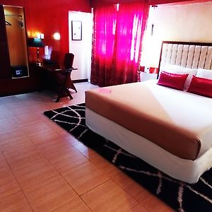 Dulcinea Hotel And Suites